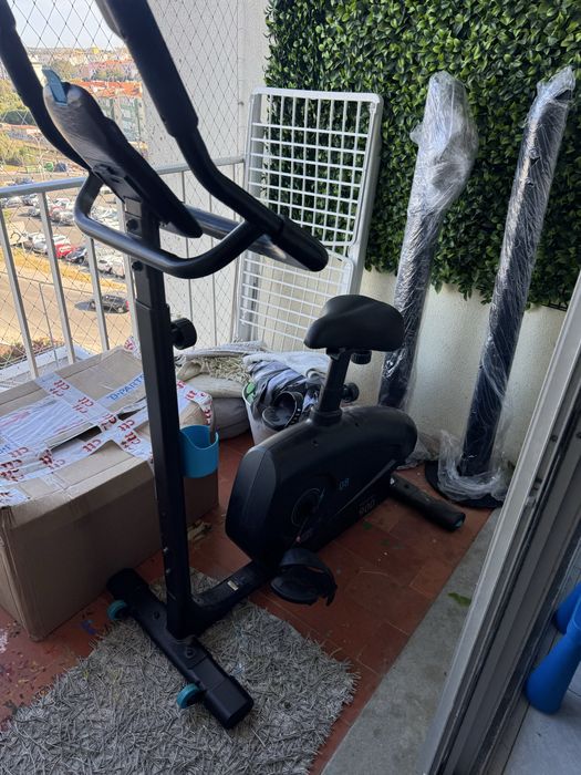 Bicicleta estática conectada auto alimentada domyos EB900