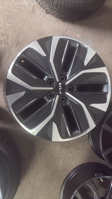 19 cali – 4 oryginalne felgi aluminiowe Kia EV6 bicolor TPMS
