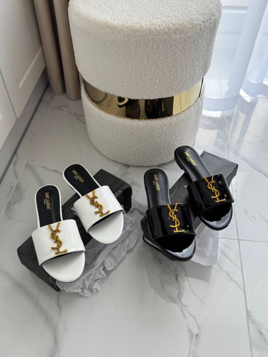 Шльопанці в стилі ysl