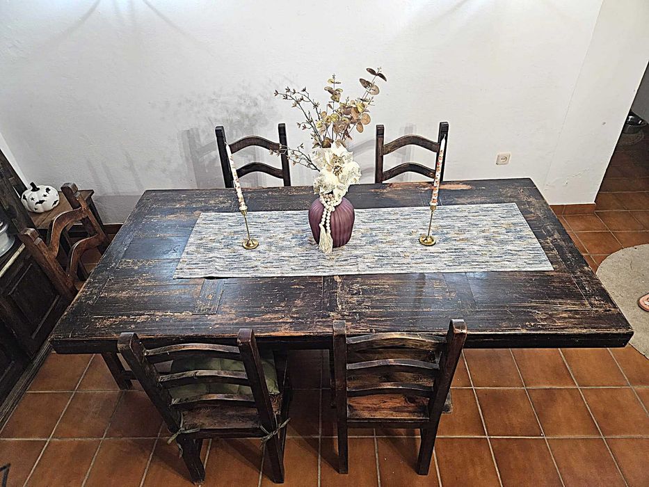 Mesa de jantar em madeira maciça + 8 cadeiras — 2 metros