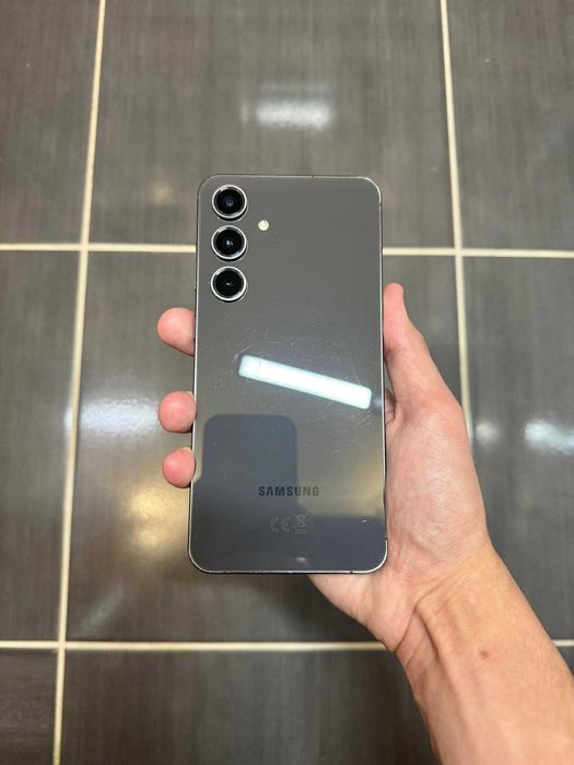 Samsung S24 FE 8/128 ДУЖЕ ДОБРИЙ СТАН!