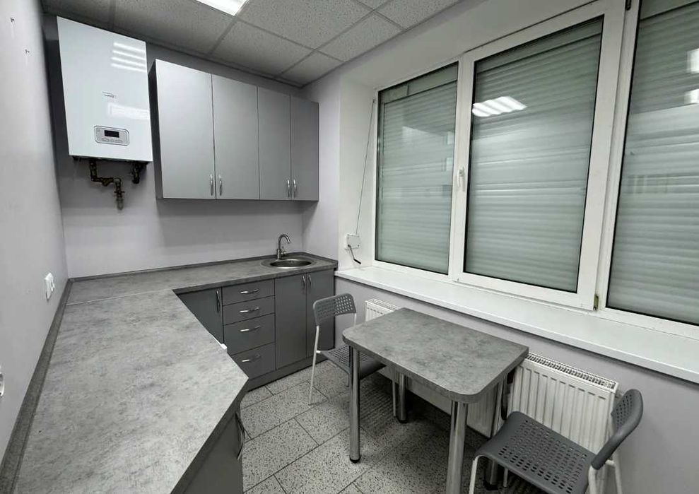 108м2 Володимира Івасюка 8. Будь-який вид діяльності.