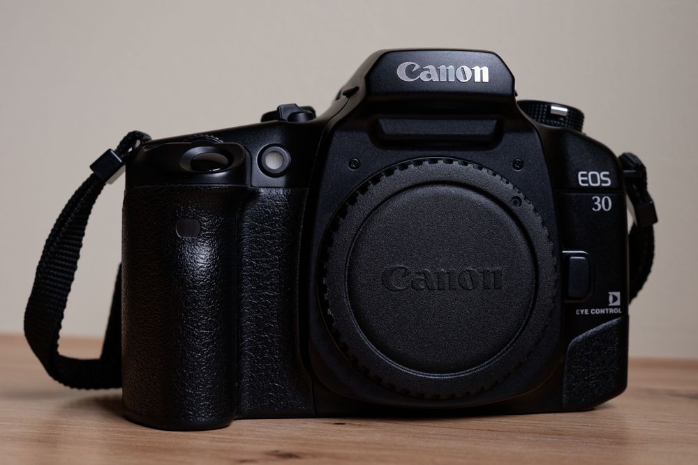 Aparat analogowy Canon EOS 30 + Grip