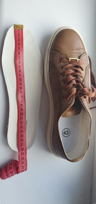 Сникерсы мужские Guess