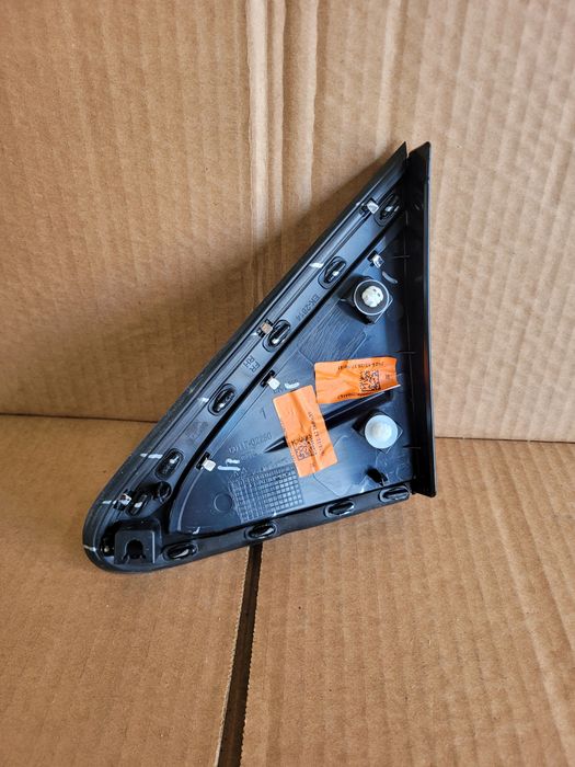 toyota corolla e21 18- zaślepka osłona błotnika prawa przód 60117-02250