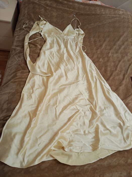 Атласна сукня Зараз М нова