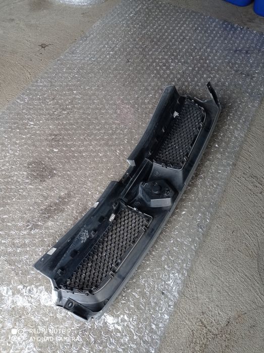 grill opel vivaro 2003 rok