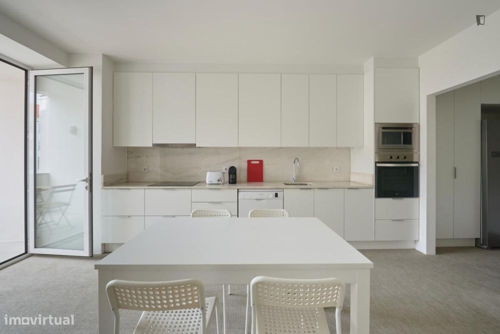 Quarto - localizado em Entrecampos Lisbon