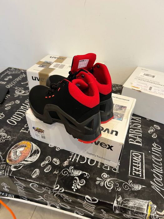 Buty robocze Uvex r43