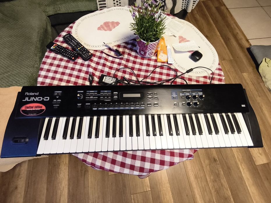 Roland Juno -D polecam bardzo.Odbiór osobisty!