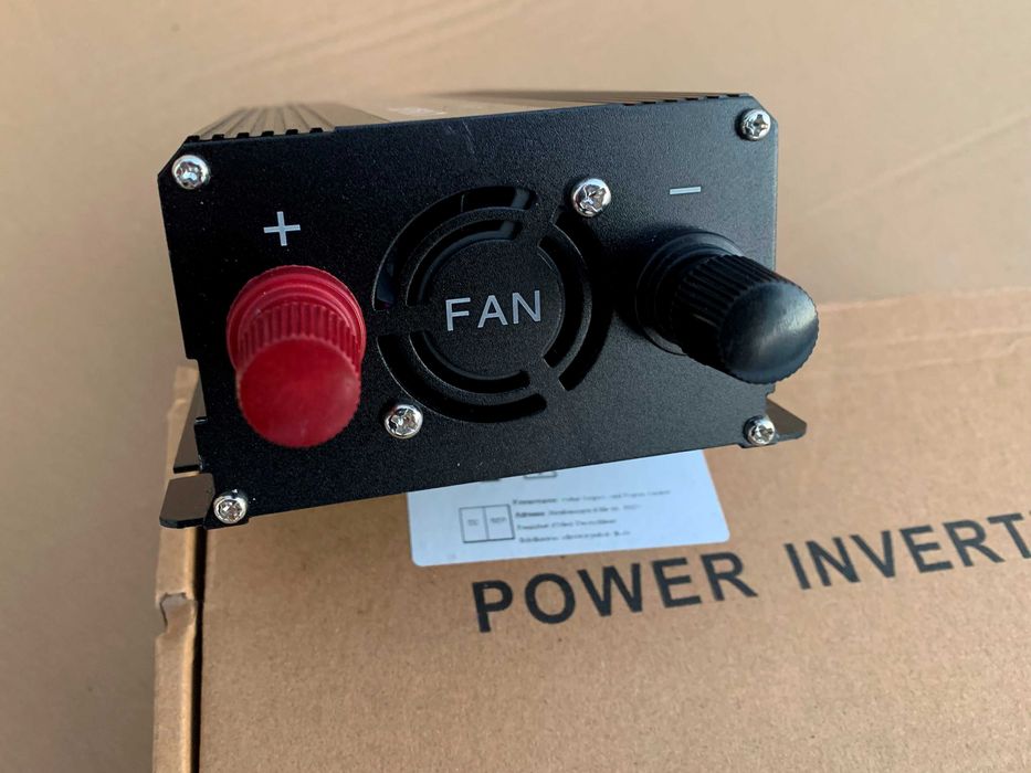Інвертор  Перетворювач 12V-220 " 2000W"   (в наявності )