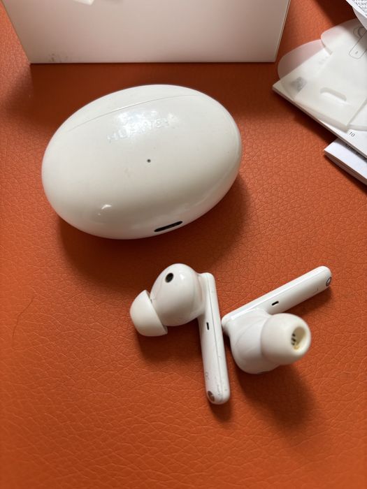Наушники HUAWEI FreeBuds4i