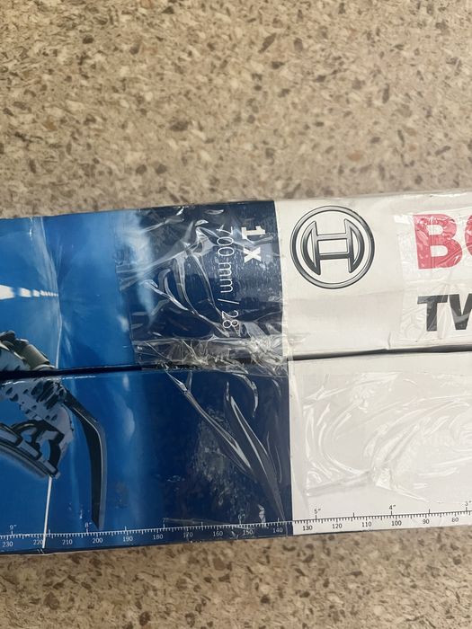 Щітки склоочисника каркасні Bosch Twin 700 і 700 мм.