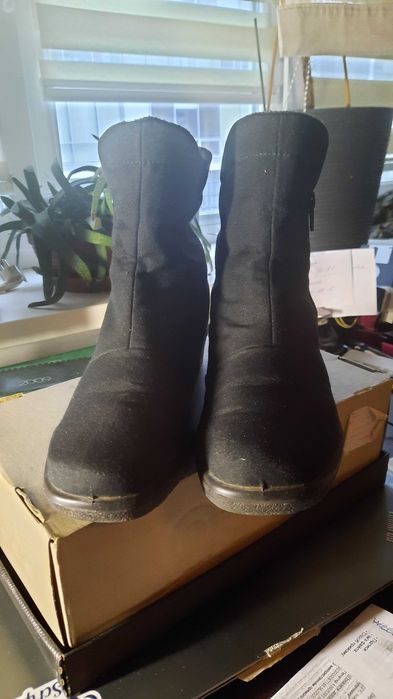 Водонепроникні жіночі черевики -  JENNY ботильйони розмір 4 1/2