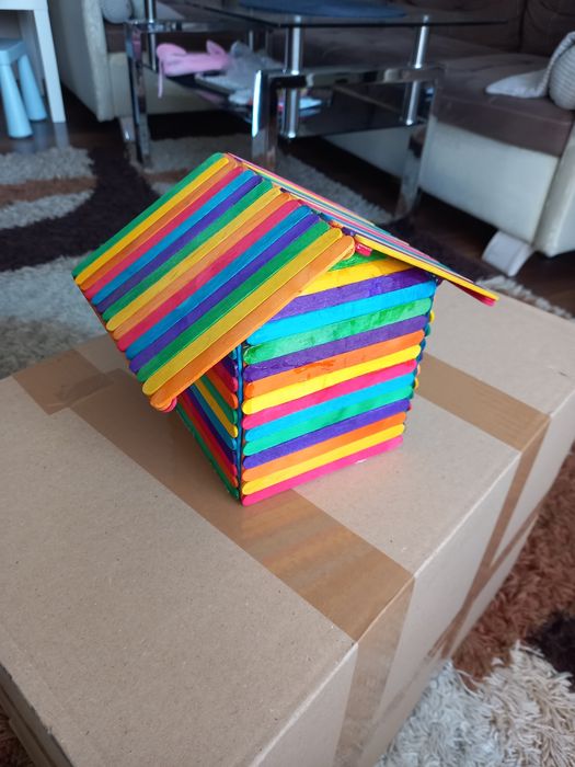 Sprzedam domek, karmnik dla ptakow