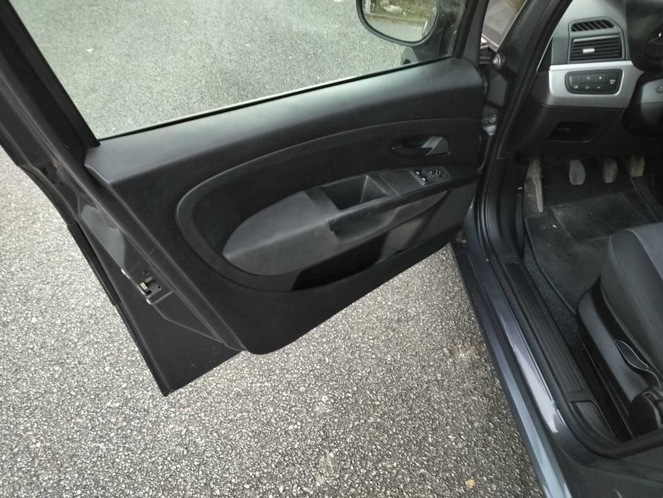 Fiat Grande Punto 1.2i - 2012 / Ar Condicionado