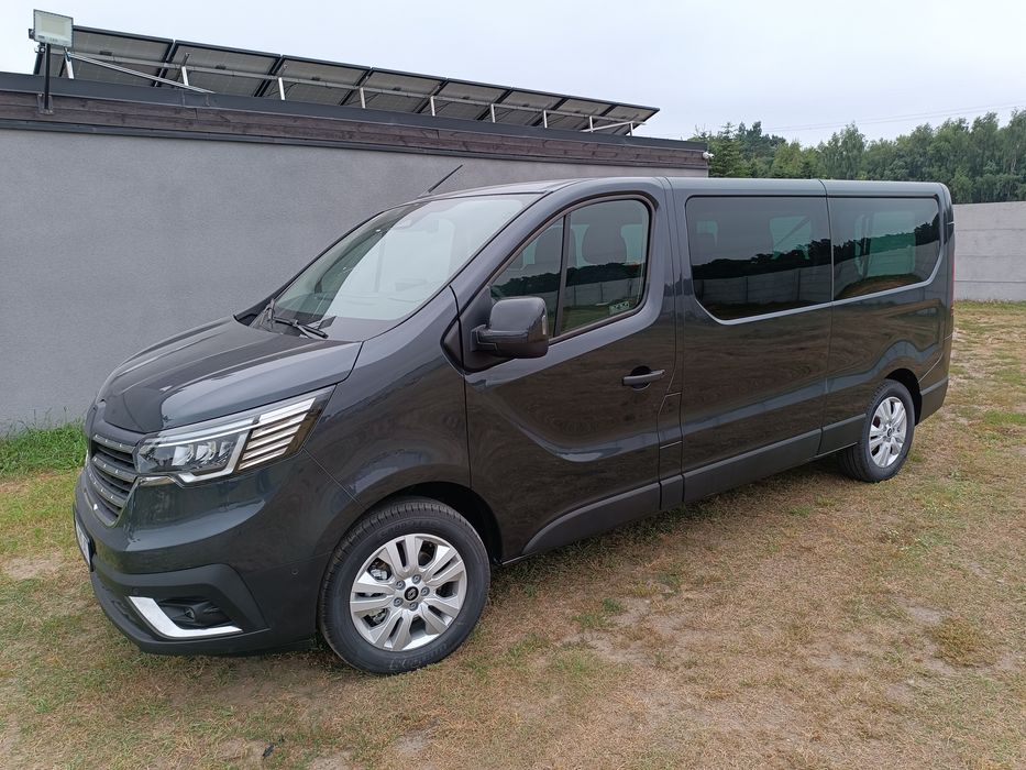 Wynajem busa TRAFIC 9 osobowy long