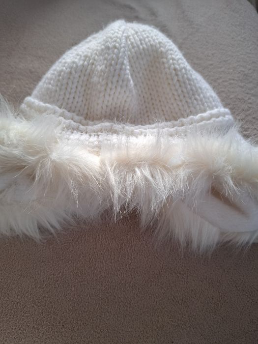 Czapka biała na polarze