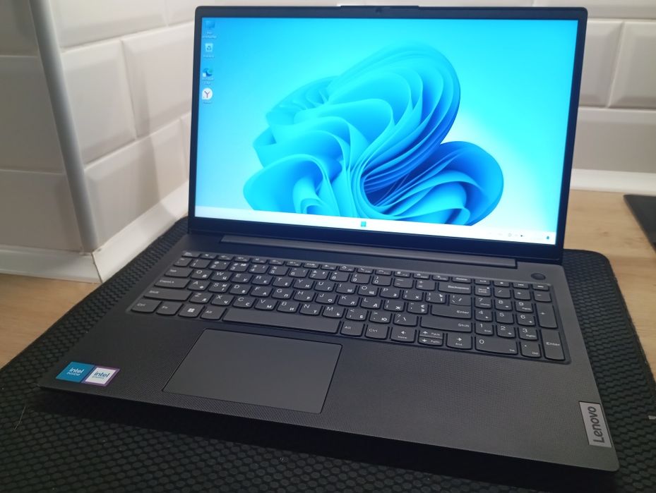 Нотубук Lenovo V15 G2 (В ідеальному стані, користувались 6 міс)