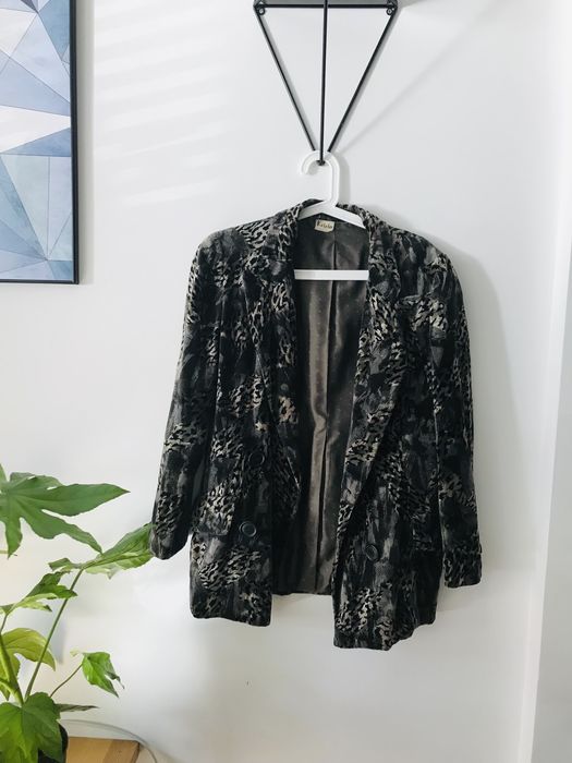 Dwurzędowa włoska aksamitna marynarka r. M