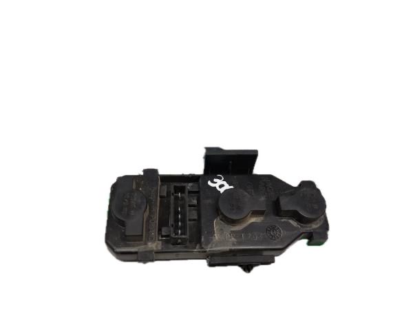 Suporte lâmpada esquerdo AUDI Allroad (4BH, C5)