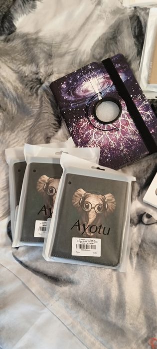 Etui na telefony i czytnik Kindle