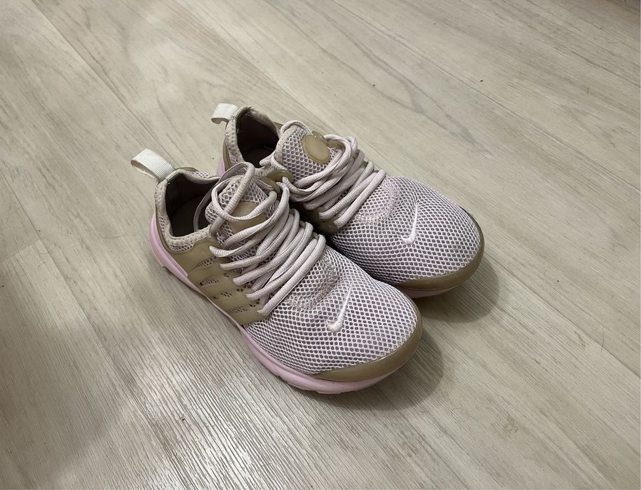 Кросівки жіночі Nike 38