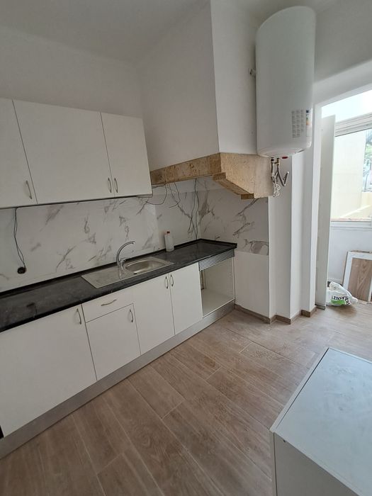 Apartamento T2 no Alto de São João