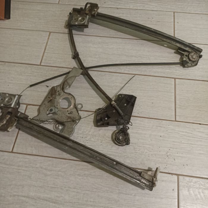 Стеклоподъёмник передний левый. Шкода тур