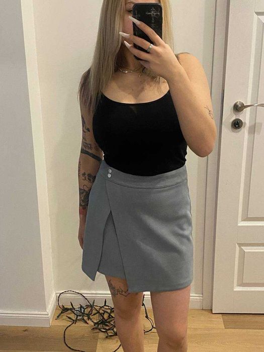 Szara spódnica zamszowa – Reserved