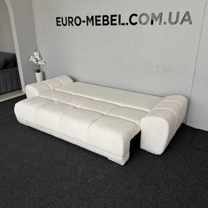 Прямий розкладний диван в тканині