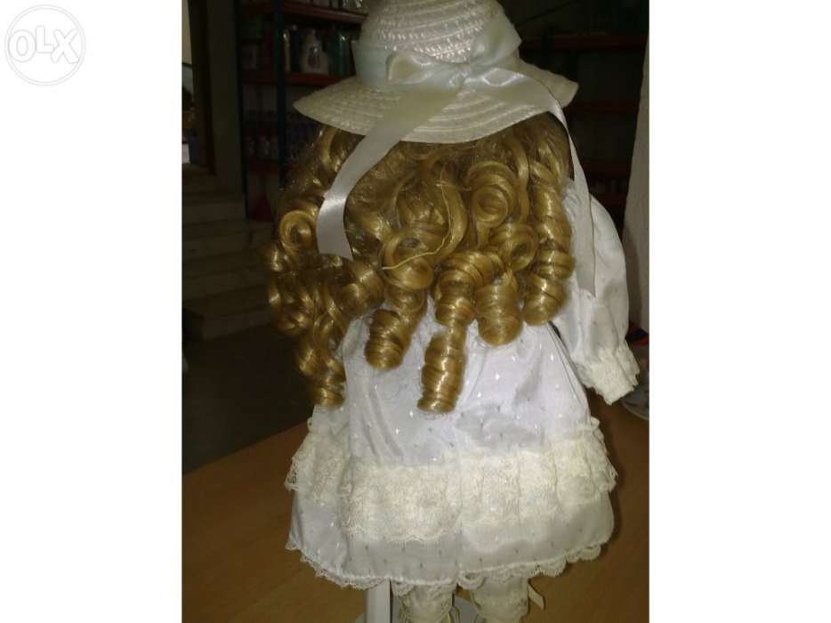 Boneca de porcelana
