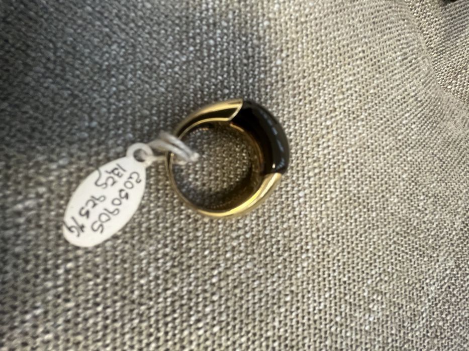 Anel em prata dourada com pedra onix medida 17