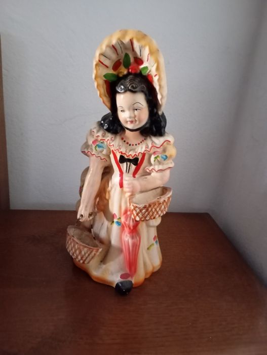 Estatuetas/figuras de cerâmica/pintadas à mão