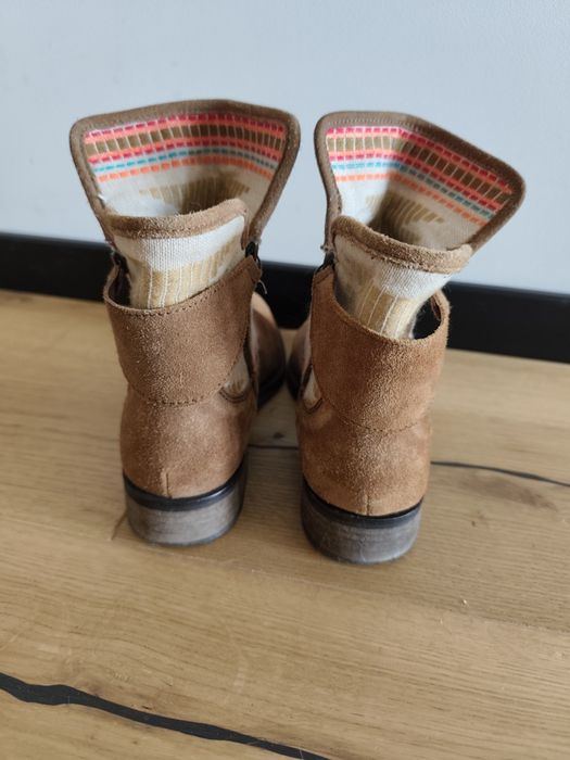 Botki zamszowe w stylu Boho Pull & Bear rozmiar 40