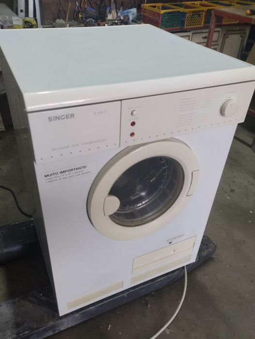 Máquina de secar roupa