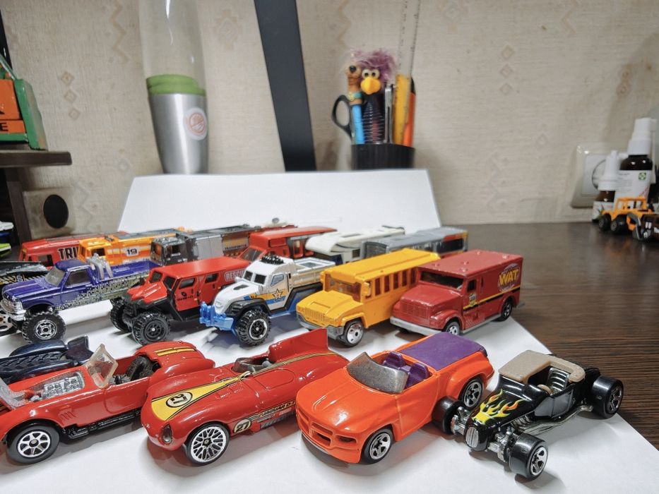 Машинки модели hot wheels matchbox