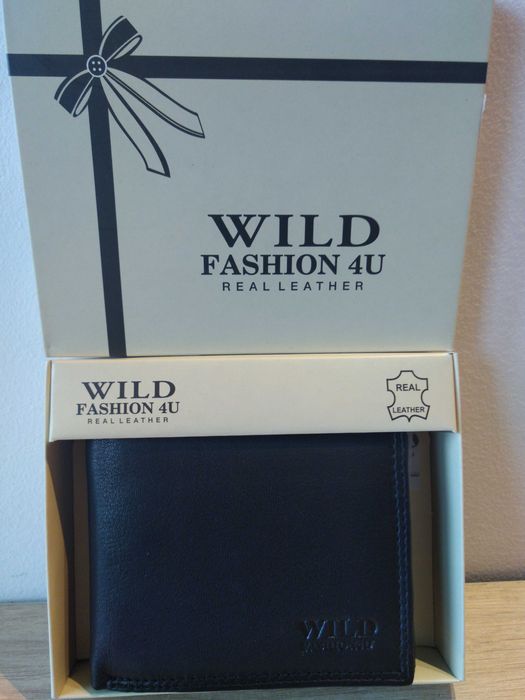 Portfel skórzany czarny 11 x 9cm przegródka monety NOWY jak wittchen