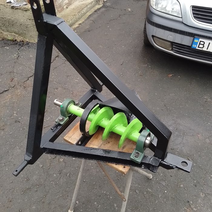 Шнековий подрібнювачгілок, гілкоруб, веткоізмельчітель.