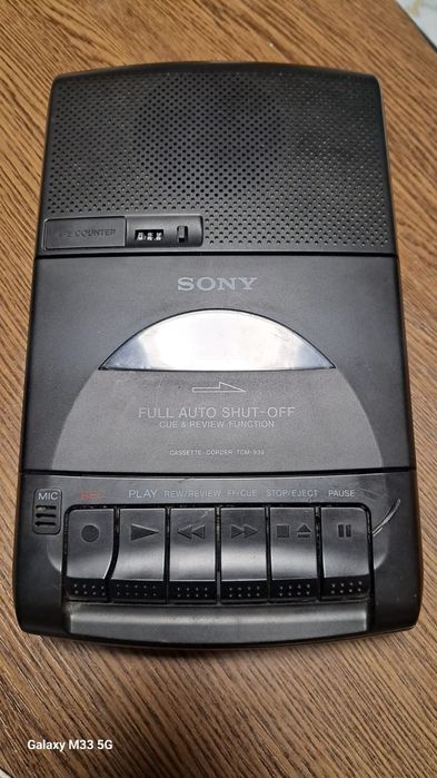 Портативний касетний магнітофон(диктофон Sony TCM-939