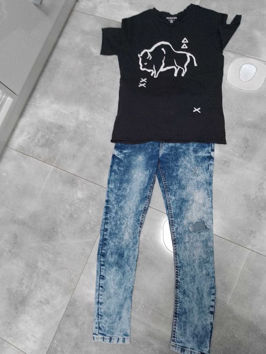 Spodnie dżinsy i T-shirt Reserved zestaw rozmiar 134