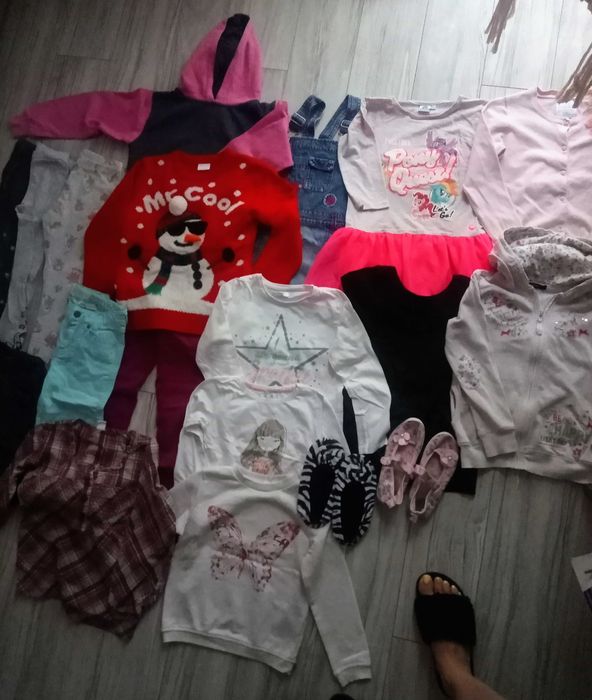 Zestaw ubrań dla dziewczynki