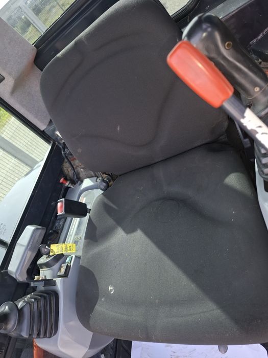 Mini giratória kubota U35