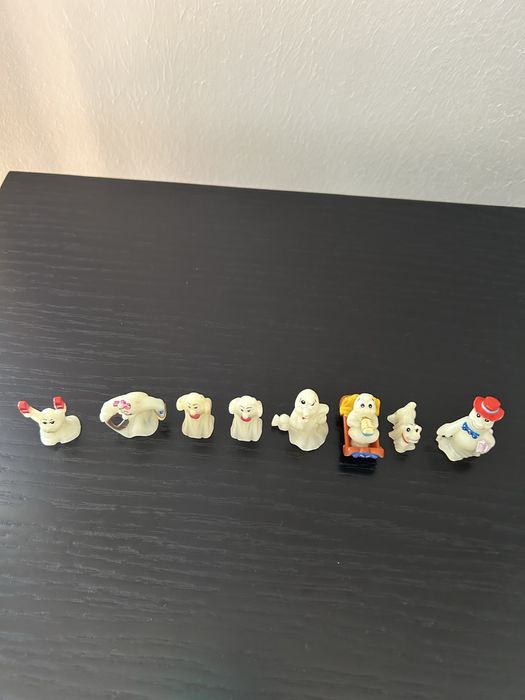 Vendo conjuto de bonecos fantasminhas que brilham no escuro.