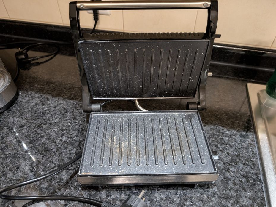 Tosteira/ Sanduicheira Cecotec