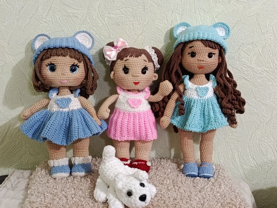 Подарунок.  В'язана лялька. Вязаная куколка. Амигуруми