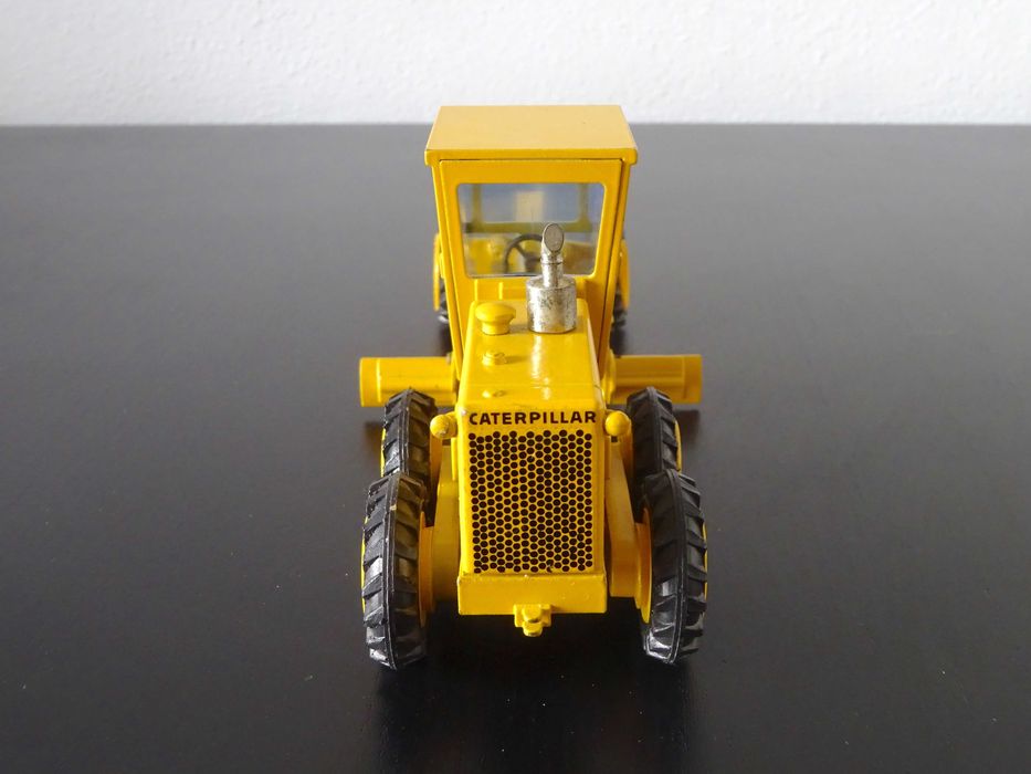 1:50 NZG 150 CAT 12G Grader