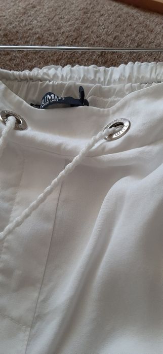 Calções marca Zumbi. Tamanho 36