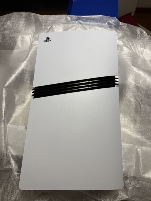 Consola PS5 Pro 2TB com Battlefield 6 e garantia