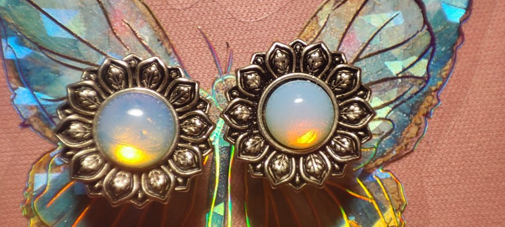 Kolczyki tunele z opalizującym oczkiem, kwiaty 10mm